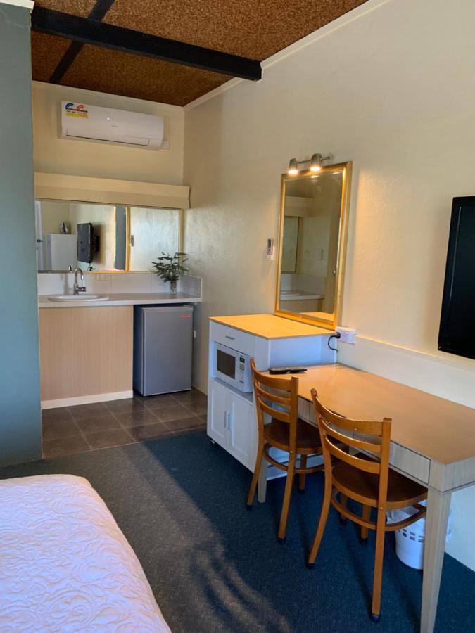 Temora Motel ภายนอก รูปภาพ