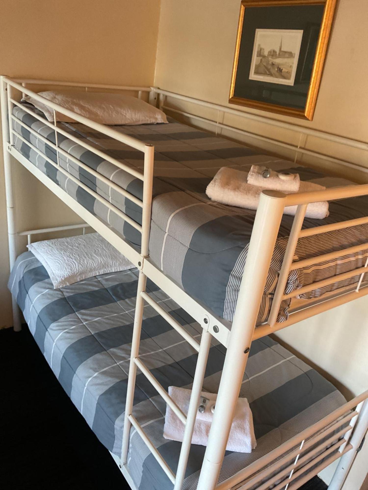 Temora Motel ภายนอก รูปภาพ